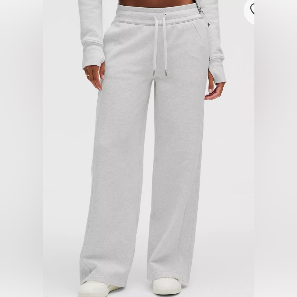 NWOT Lululemon Scuba Wide Leg Sweatpants